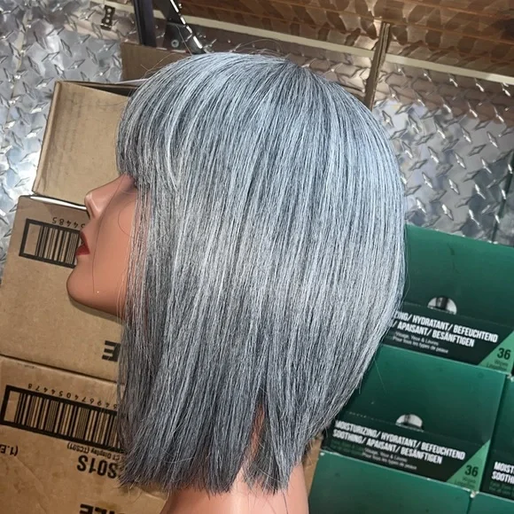 Stylish Gray Bob Wig - Picture 2 of 3
